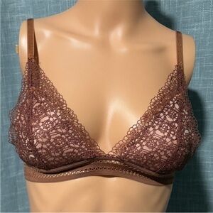 Chic Lace Bralette in Chocolate Brown